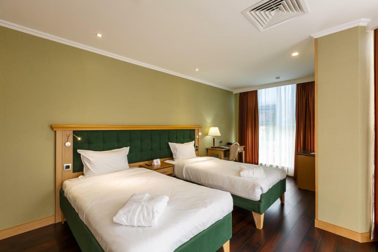 Shera Park Boutique Hotel Almaty Extérieur photo